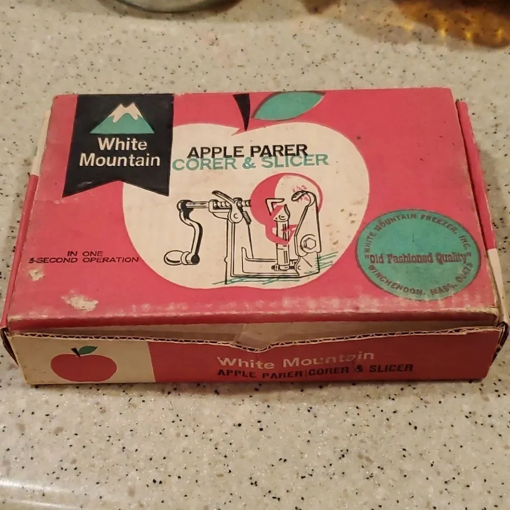 Vtg. WhitE Mountain Apple Parker Corer Slicer